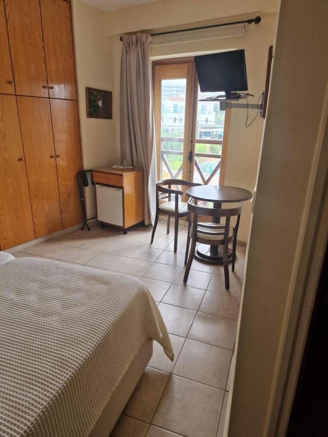 Y & P Latchi Hotel 외부 사진