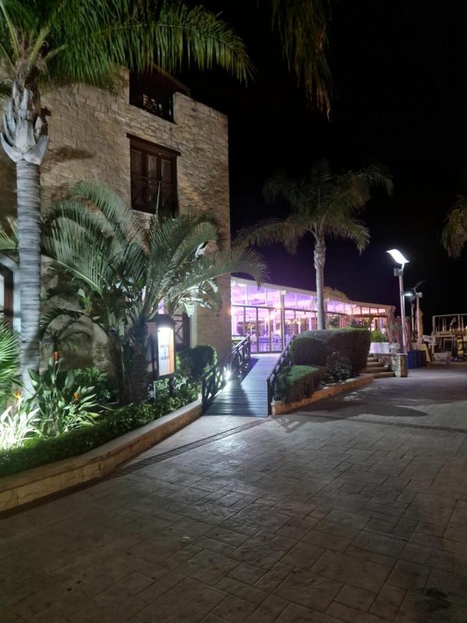 Y & P Latchi Hotel 외부 사진